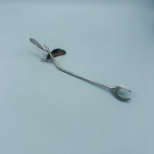 Edler Silberpikser für Oliven – mediterraner Tischbegleiter