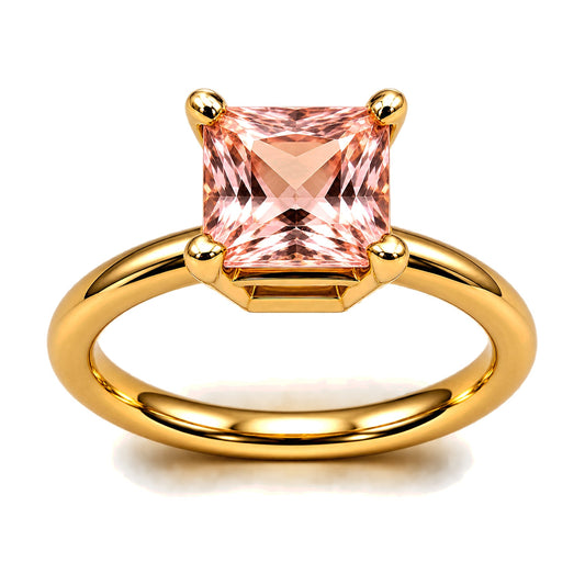 Ring aus 585 Gelbgold mit quadratisch geschliffenem Morganit in vier Krappen, Atelier Q Köln