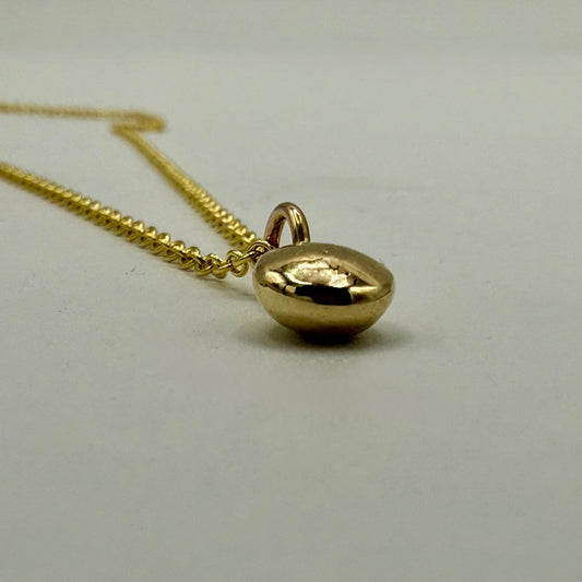 Nugget Anhänger aus Gold | Atelier Q
