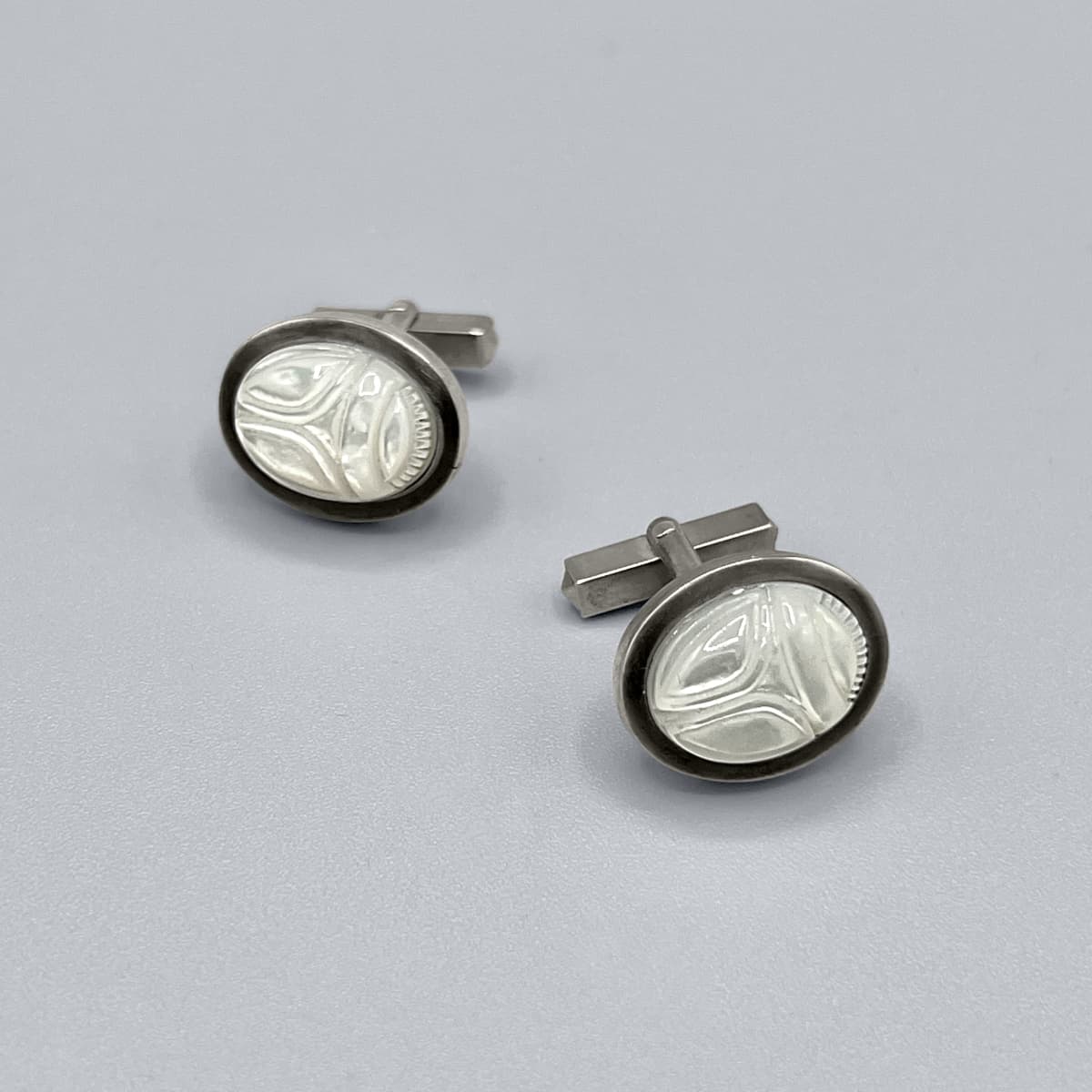 Massive Silber-Manschettenknöpfe mit klassischem Kölner Wappen – handgefertigt im Atelier Q, hochwertige Detailprägung, elegantes Geschenk für Köln-Fans.