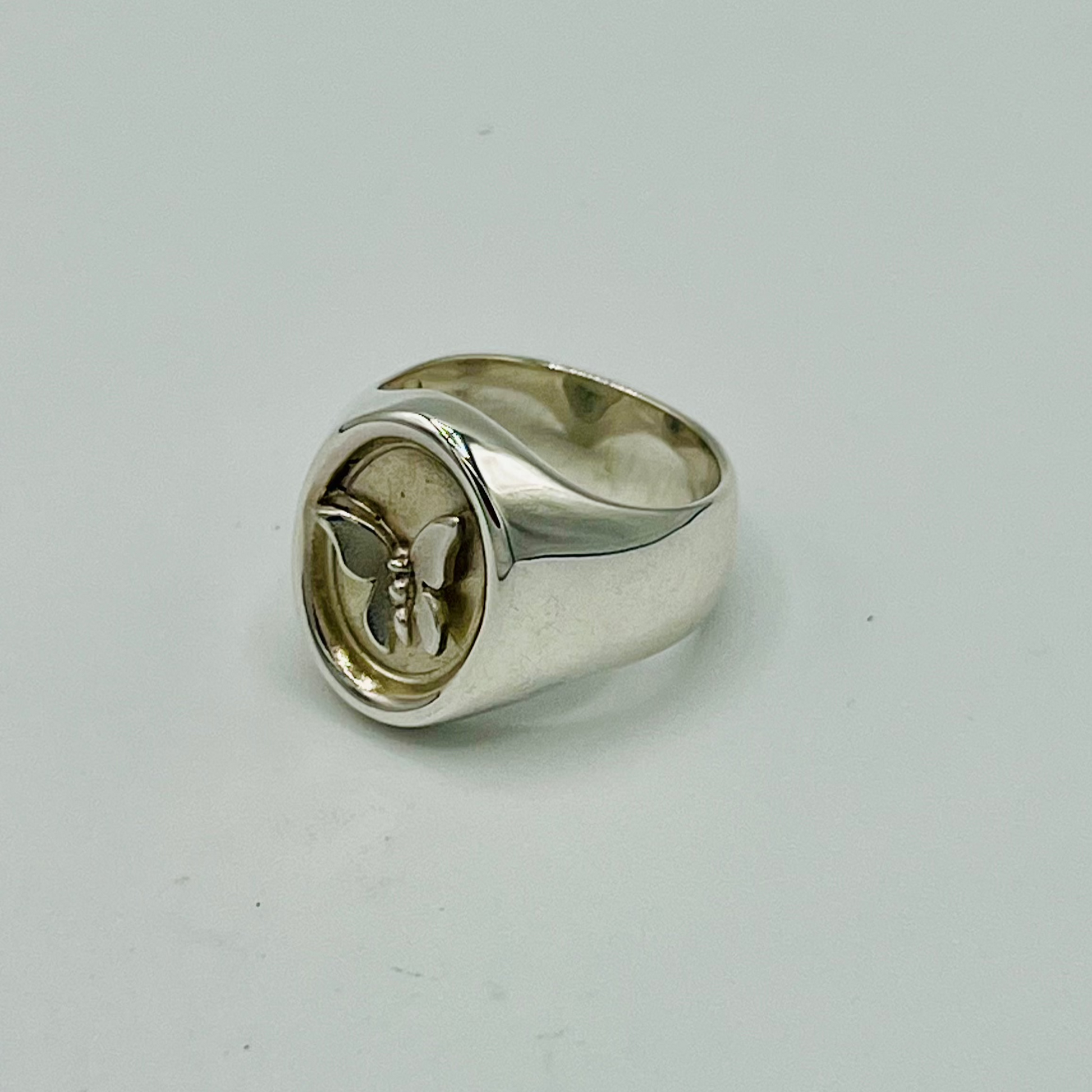 Butterfly Ring – handgefertigter Silberschmuck mit plastischer Form