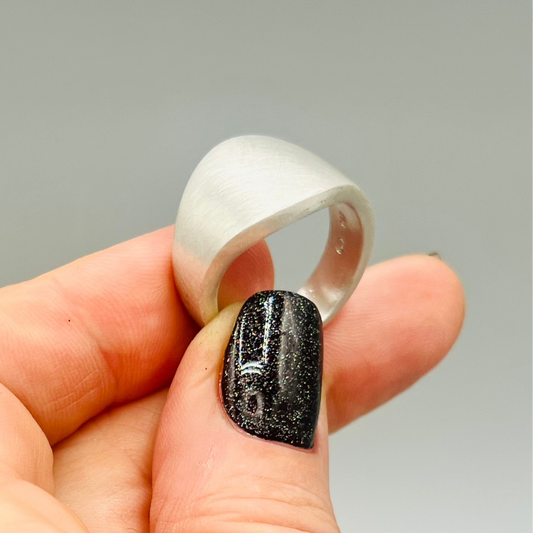 Wappenring Banderole aus 925 Sterling Silber - individuell gravierbar mit Initialen oder Symbolen